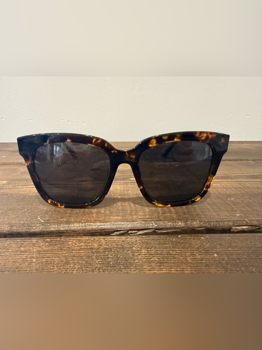 Diff Eyewear polarized Bella Tortoise Shell Square Sunglasses - Brown/Black